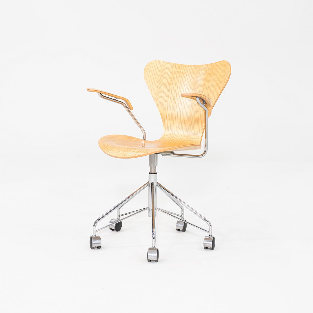 2011 Arne Jacobsen Fritz Hansen Series 7 Desk Chair Model 3217 12+ Available