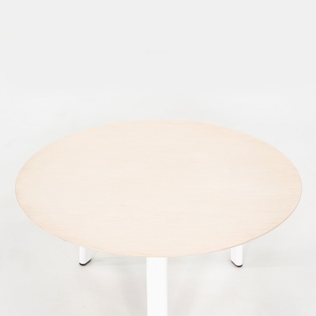 2015 Pair of Allermuir Sunda 2 White Steel Side / End Tables by Allermuir Design