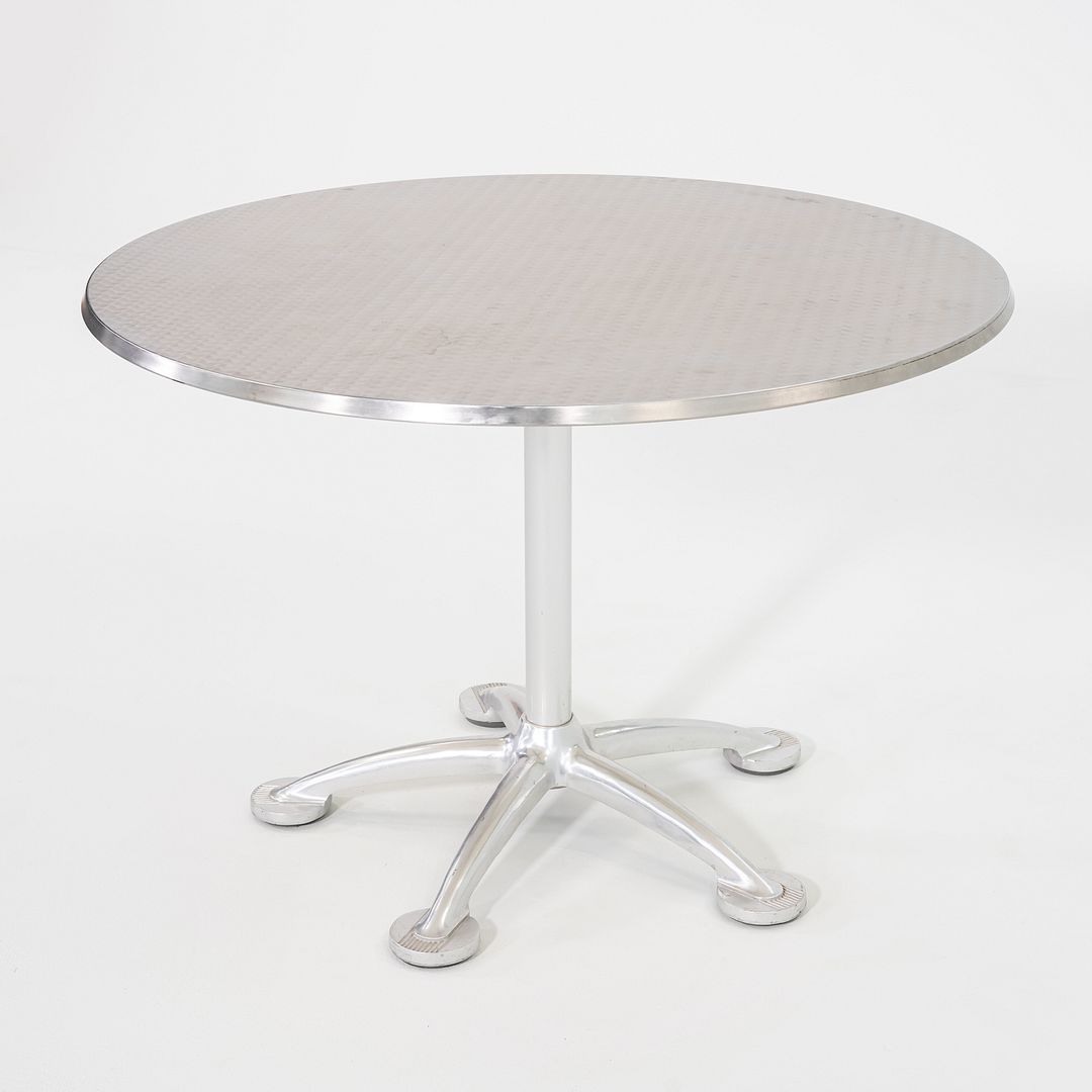 2000s Jorge Pensi for Knoll / Amat 3 Dining Table in Cast Aluminum 43 Inches