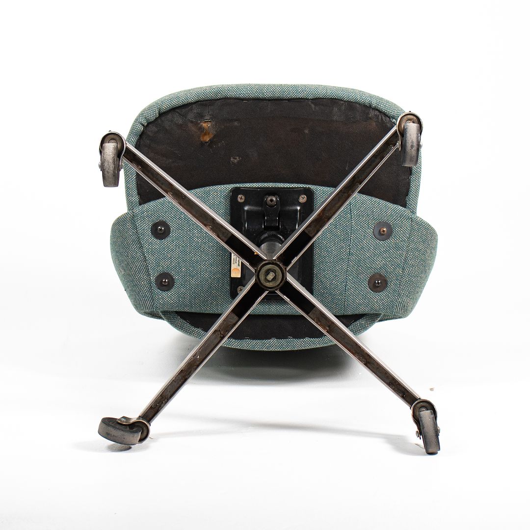 1980s Saarinen Executive Desk Chair, 72 US-BC by Eero Saarinen for Knoll Steel, Fabric, Foam