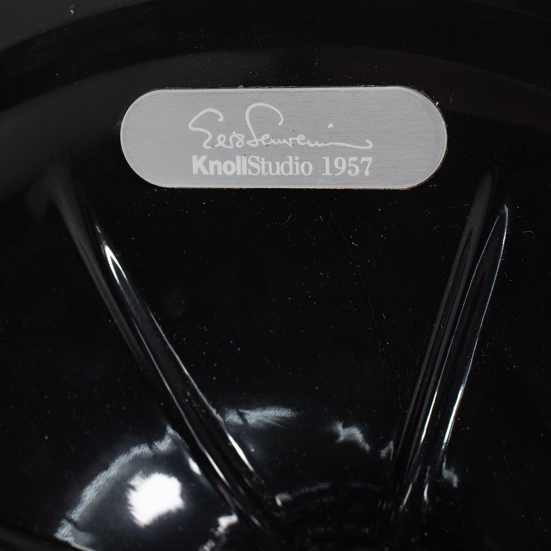 2021 Knoll Saarinen Pedestal Side Table by Eero Saarinen for Knoll in Laminate