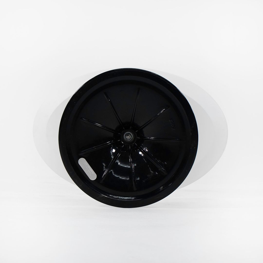 2021 Knoll Saarinen Pedestal Side Table by Eero Saarinen for Knoll in Laminate