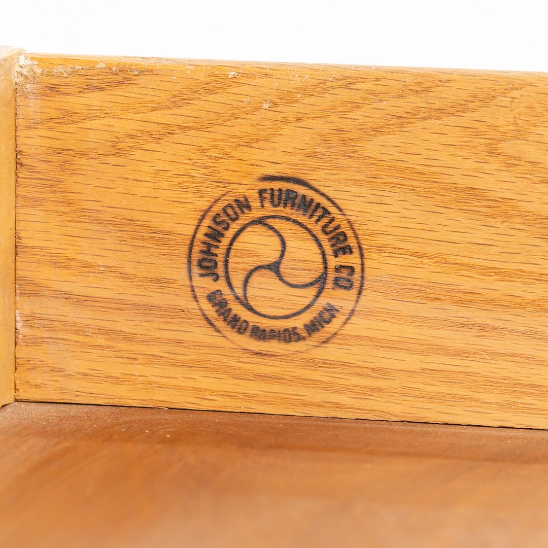 1939 Flexible Home Arrangements Birch 4-Drawer Drawer Dresser Cabinet By Eliel Saarinen, J. Robert Swanson, Pipsan Saarinen Swanson For Johnson Furniture Co. in Birch