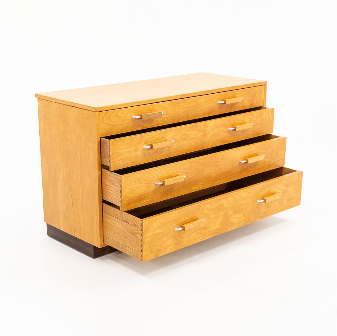1939 Flexible Home Arrangements Birch 4-Drawer Drawer Dresser Cabinet By Eliel Saarinen, J. Robert Swanson, Pipsan Saarinen Swanson For Johnson Furniture Co. in Birch