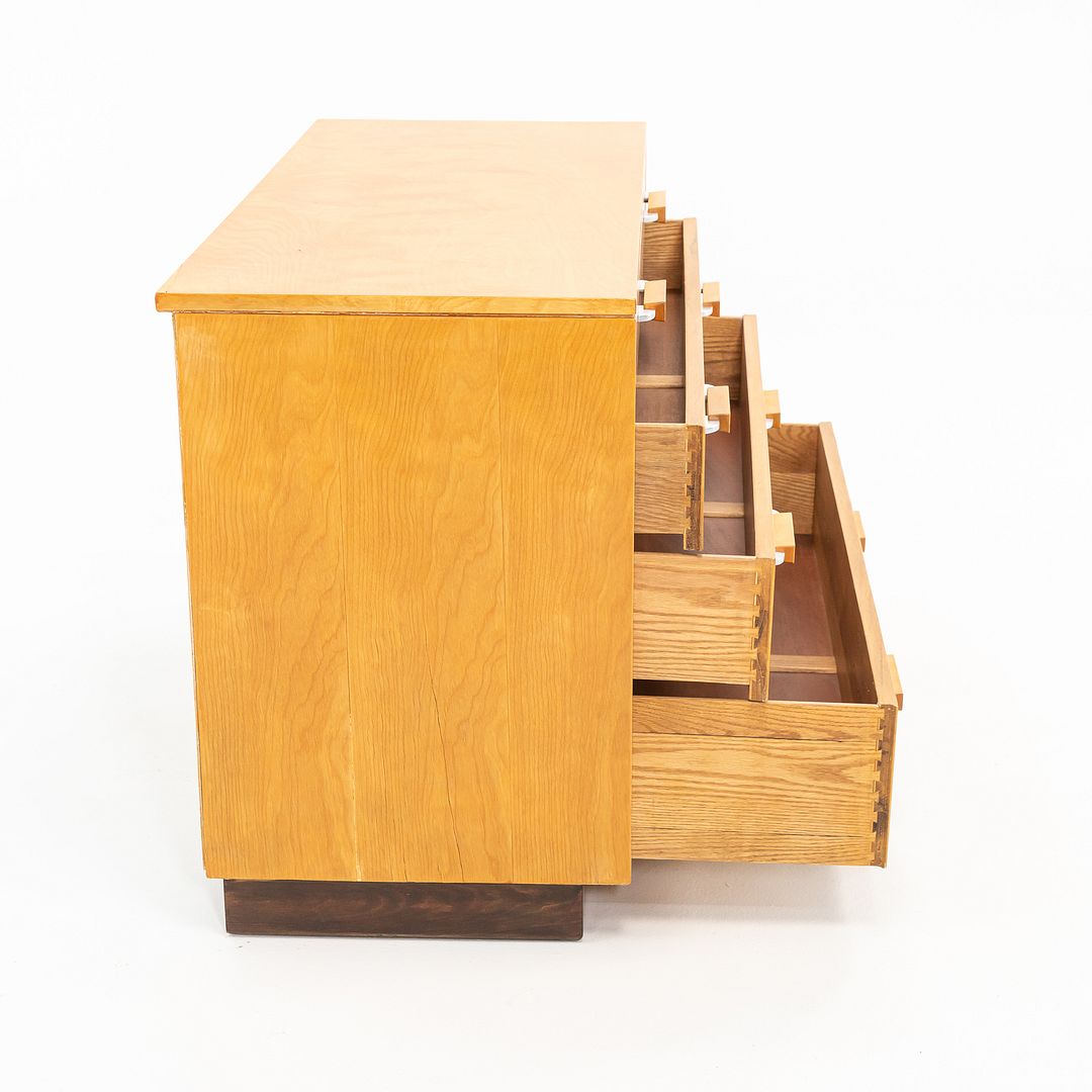 1939 Flexible Home Arrangements Birch 4-Drawer Drawer Dresser Cabinet By Eliel Saarinen, J. Robert Swanson, Pipsan Saarinen Swanson For Johnson Furniture Co. in Birch