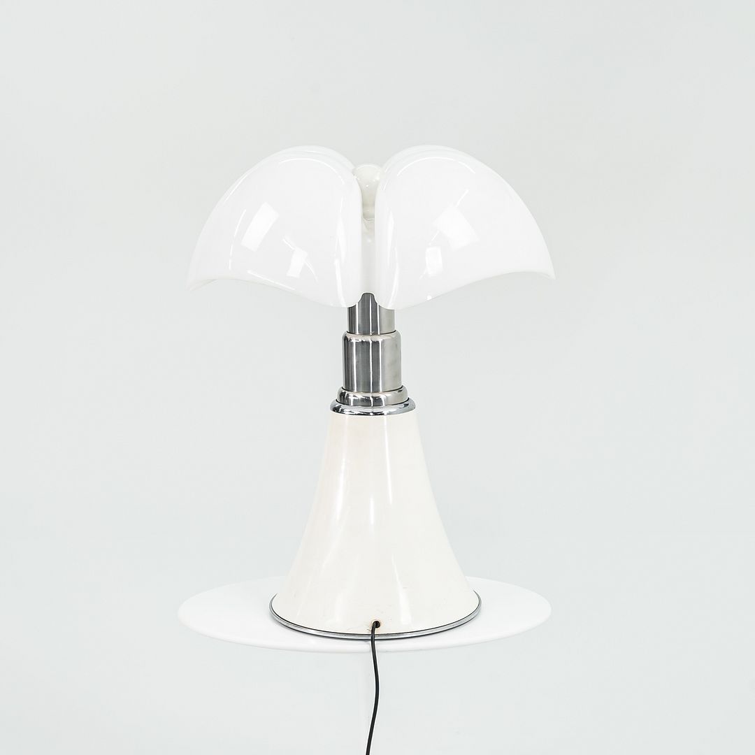 1970s Pipistrello Table Lamp, Modello 620, by Gae Aulenti for Martinelli Luce