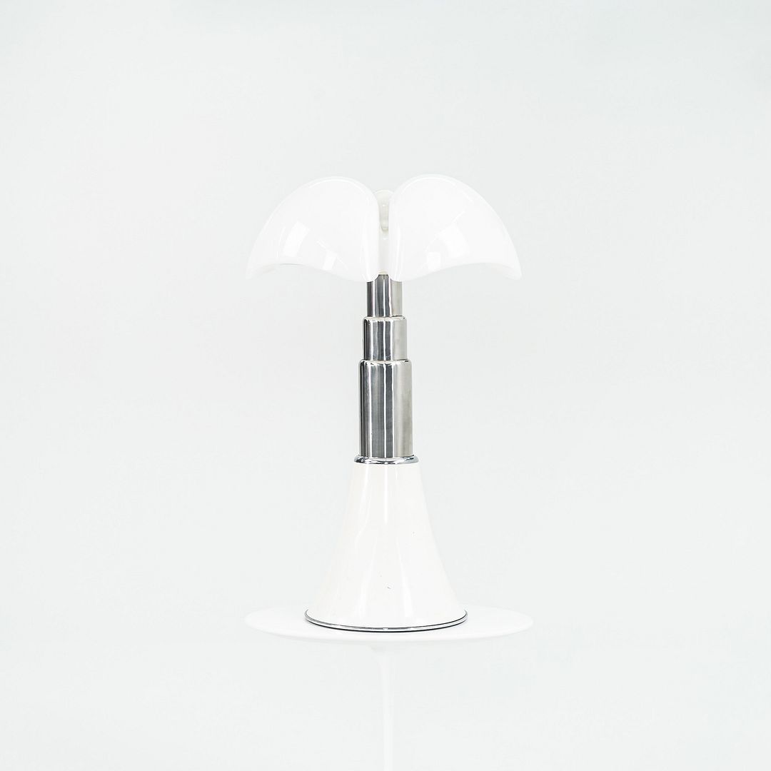 1970s Pipistrello Table Lamp, Modello 620, by Gae Aulenti for Martinelli Luce