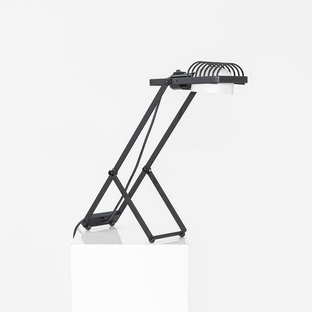 1980s Ernesto Gismondi for Artemide Sintesi Table / Desk Lamp in Black Metal