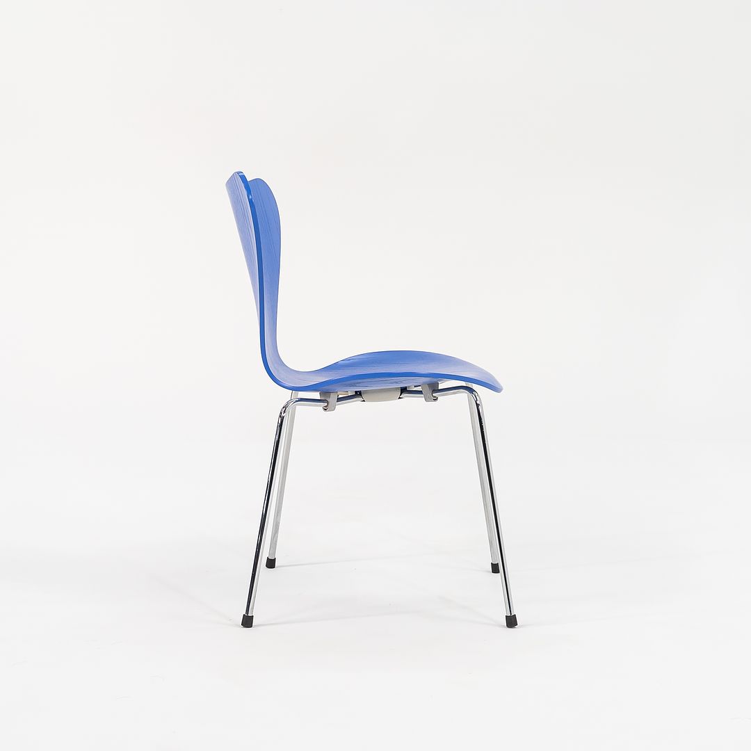 1996 Series 7 Dining Chair, Model 3107 by Arne Jacobsen for Fritz Hansen in Blue Painted Beech Wood Sets Available