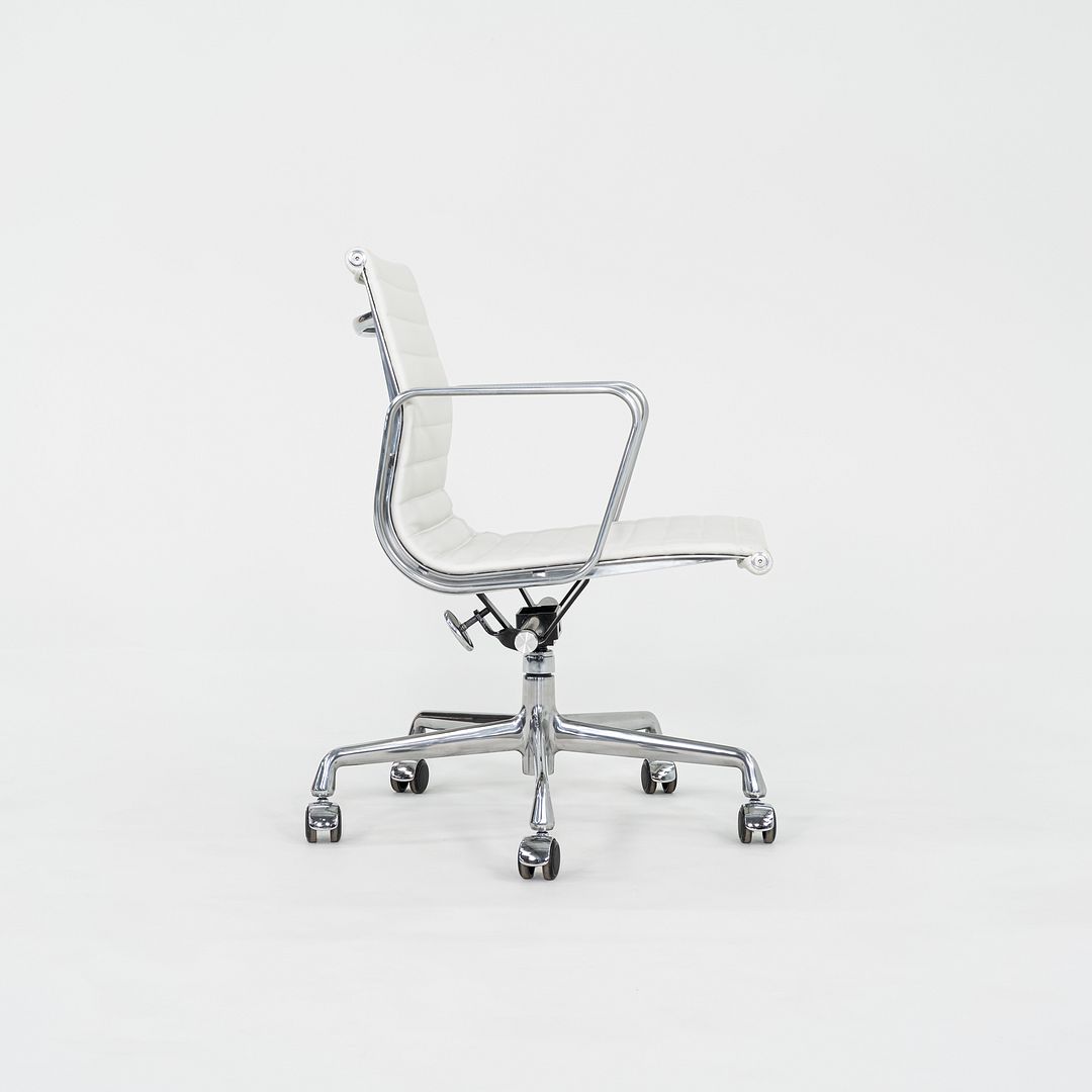SOLD 2023 Herman Miller Eames Aluminum Group Management Desk Chair in White, 3x Avail