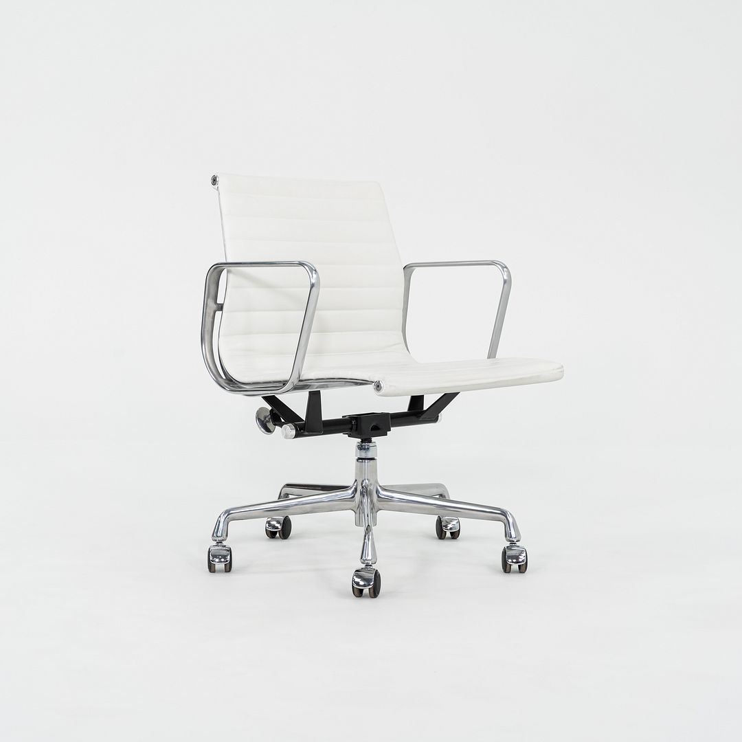 SOLD 2023 Herman Miller Eames Aluminum Group Management Desk Chair in White, 3x Avail
