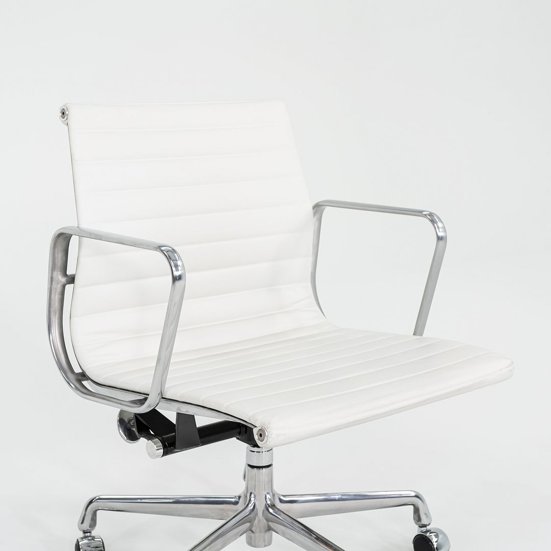 SOLD 2023 Herman Miller Eames Aluminum Group Management Desk Chair in White, 3x Avail