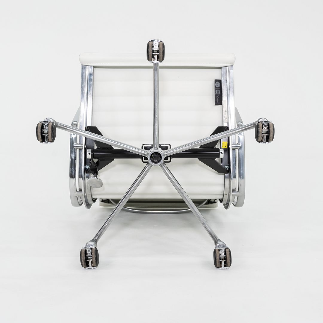 SOLD 2023 Herman Miller Eames Aluminum Group Management Desk Chair in White, 3x Avail