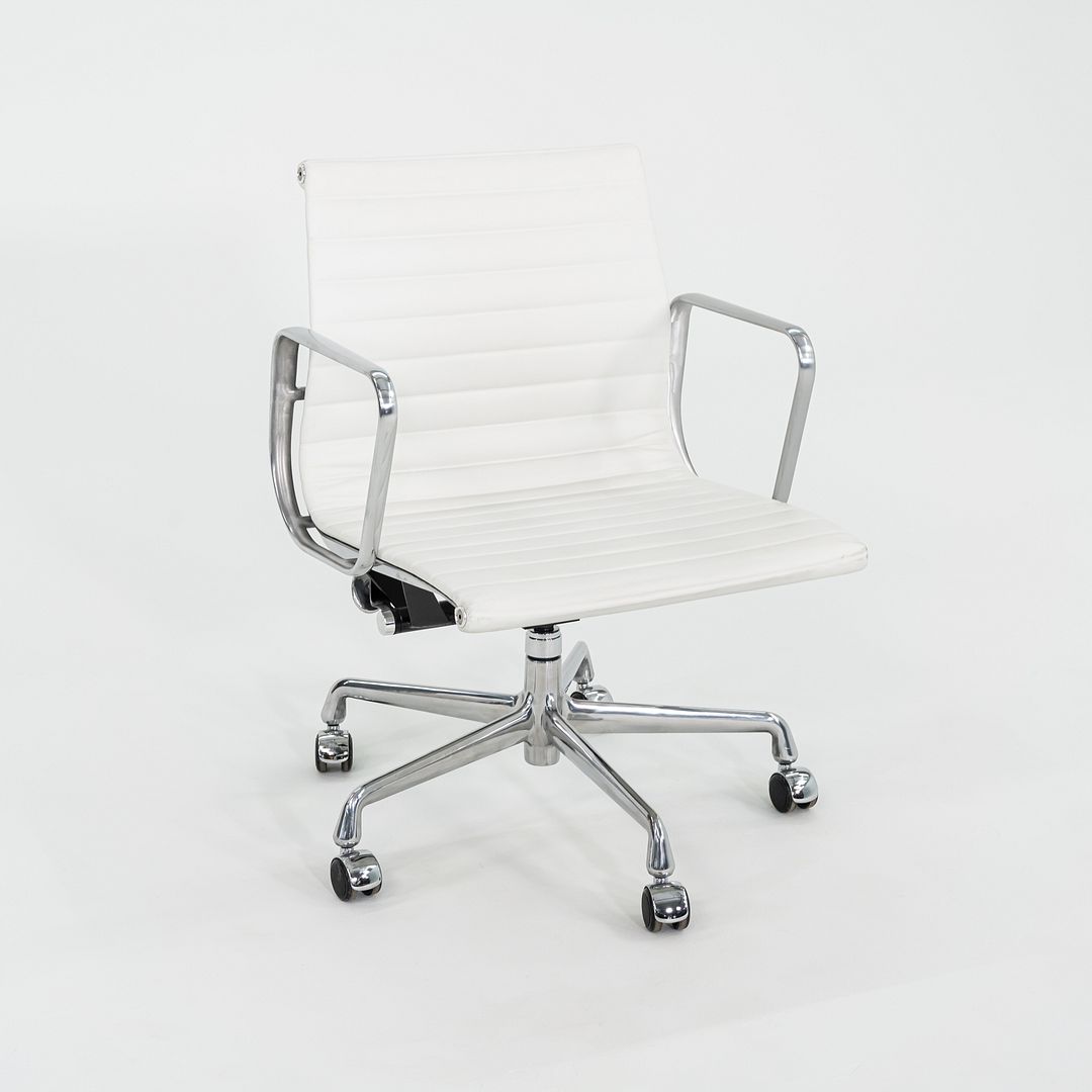 SOLD 2023 Herman Miller Eames Aluminum Group Management Desk Chair in White, 3x Avail
