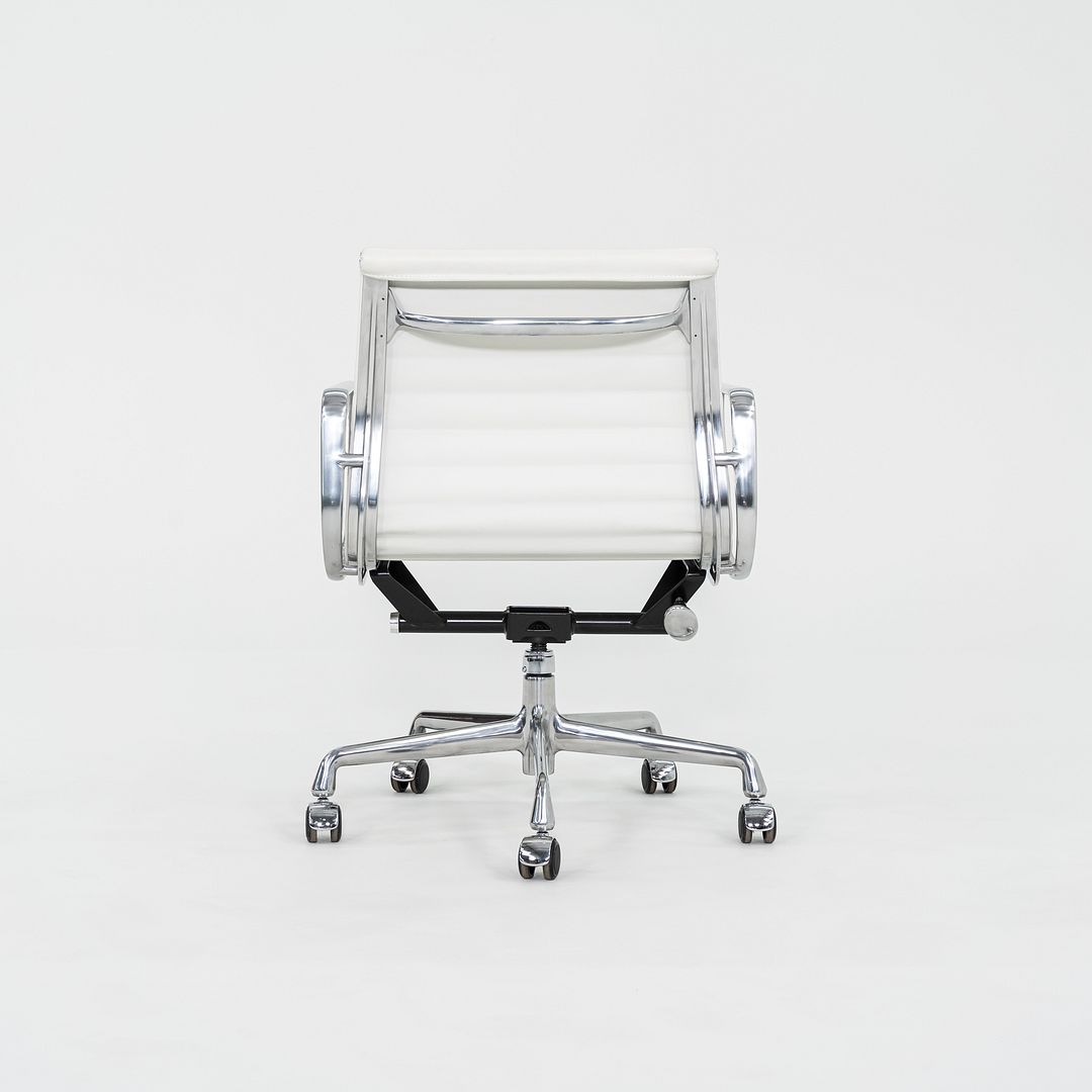 SOLD 2023 Herman Miller Eames Aluminum Group Management Desk Chair in White, 3x Avail