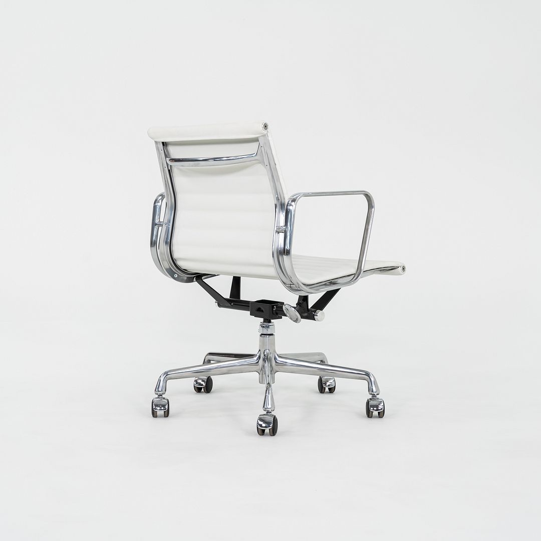 SOLD 2023 Herman Miller Eames Aluminum Group Management Desk Chair in White, 3x Avail