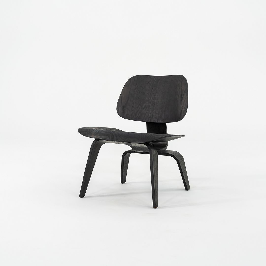 1952 Herman Miller Eames LCW Lounge Chair Crafted in Ebonized Ash Plywood Black