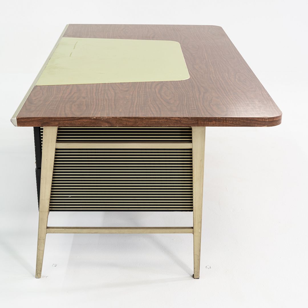 C. 1958 Gordon Bunshaft of SOM / Alcoa / GF Studios Italic Desk for General Fireproofing Co.