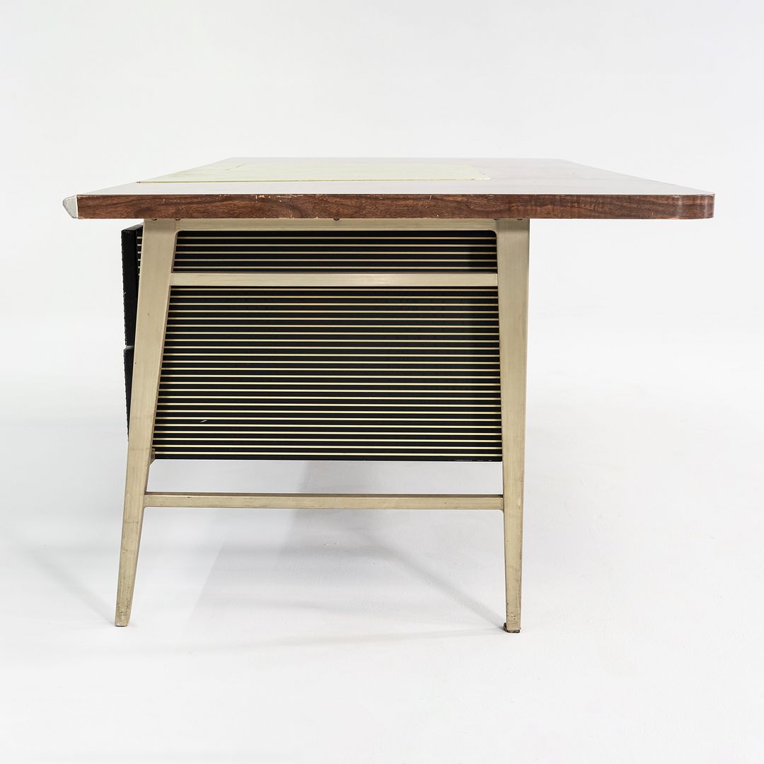 C. 1958 Gordon Bunshaft of SOM / Alcoa / GF Studios Italic Desk for General Fireproofing Co.