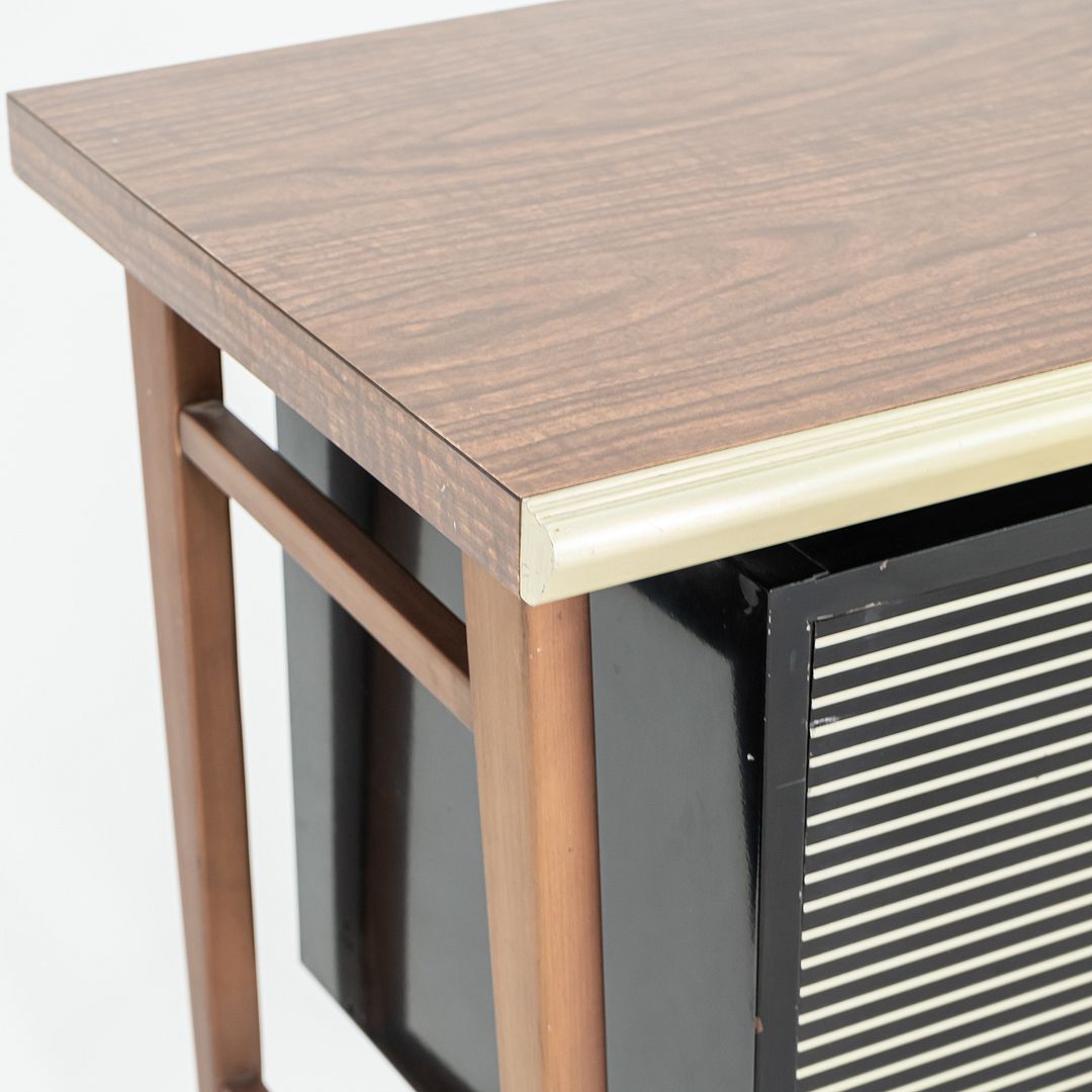 C. 1958 Gordon Bunshaft of SOM / Alcoa / GF Studios Italic Credenza / Cabinet for General Fireproofing Co. 41 inch