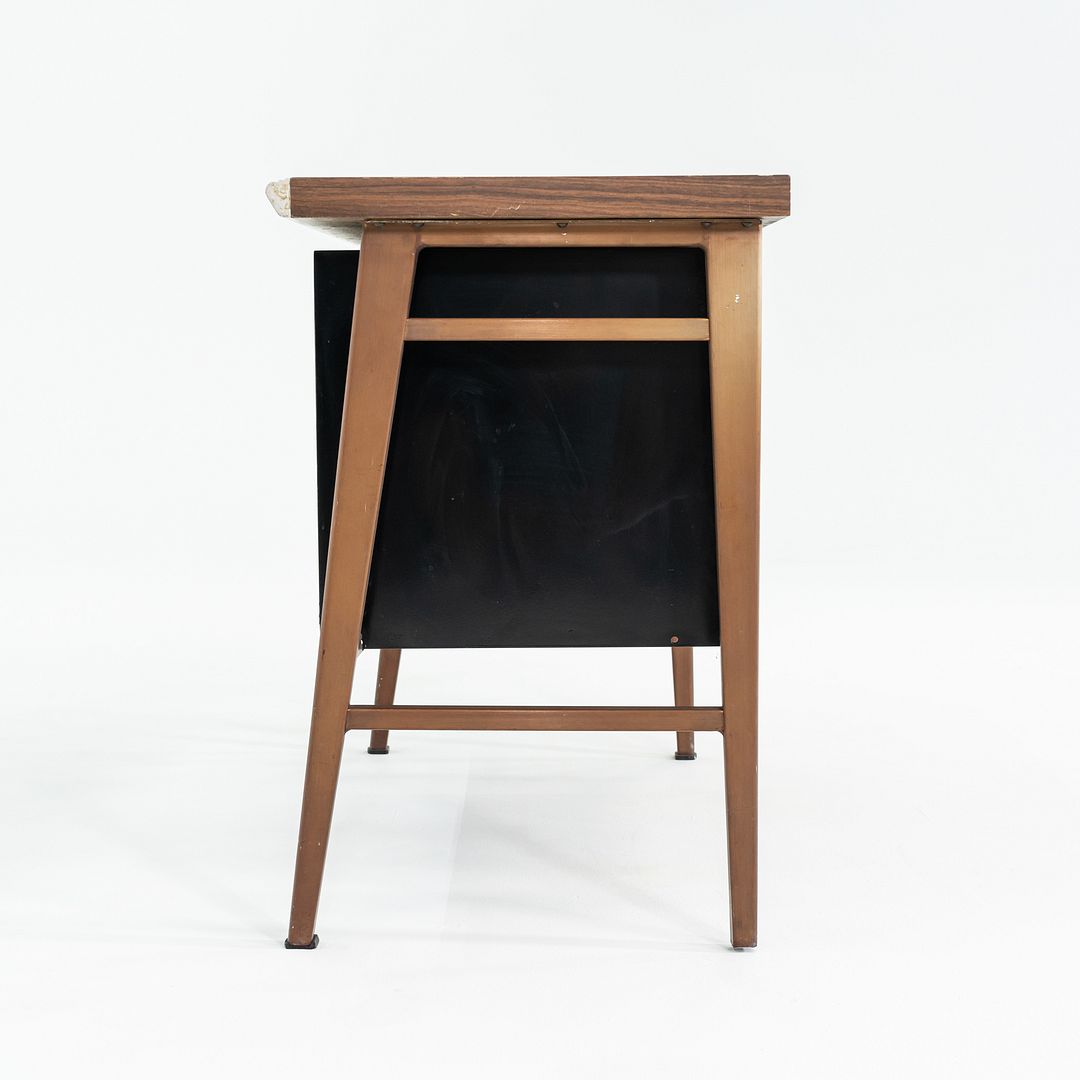 C. 1958 Gordon Bunshaft of SOM / Alcoa / GF Studios Italic Credenza / Cabinet for General Fireproofing Co. 41 inch