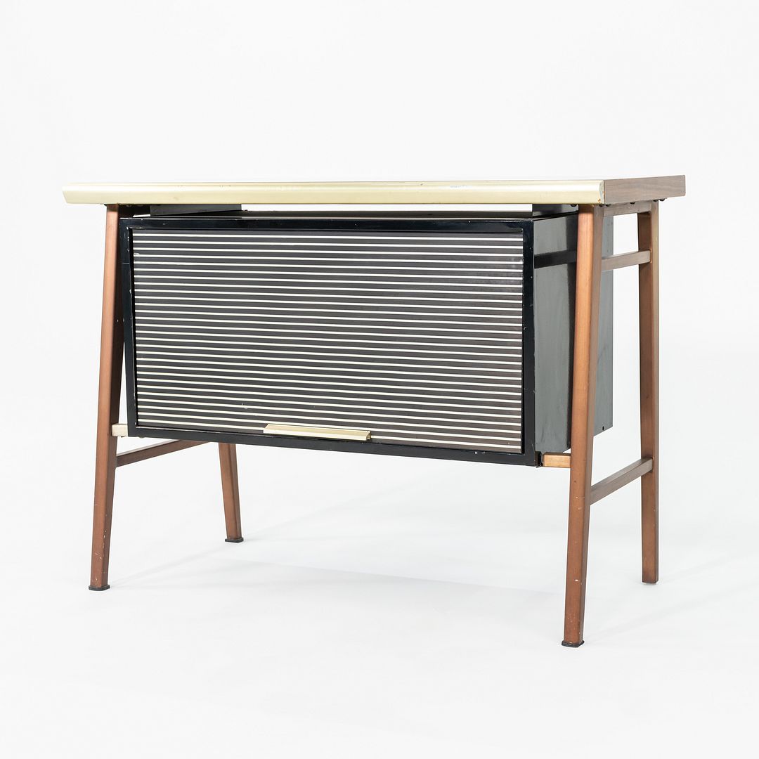 C. 1958 Gordon Bunshaft of SOM / Alcoa / GF Studios Italic Credenza / Cabinet for General Fireproofing Co. 41 inch