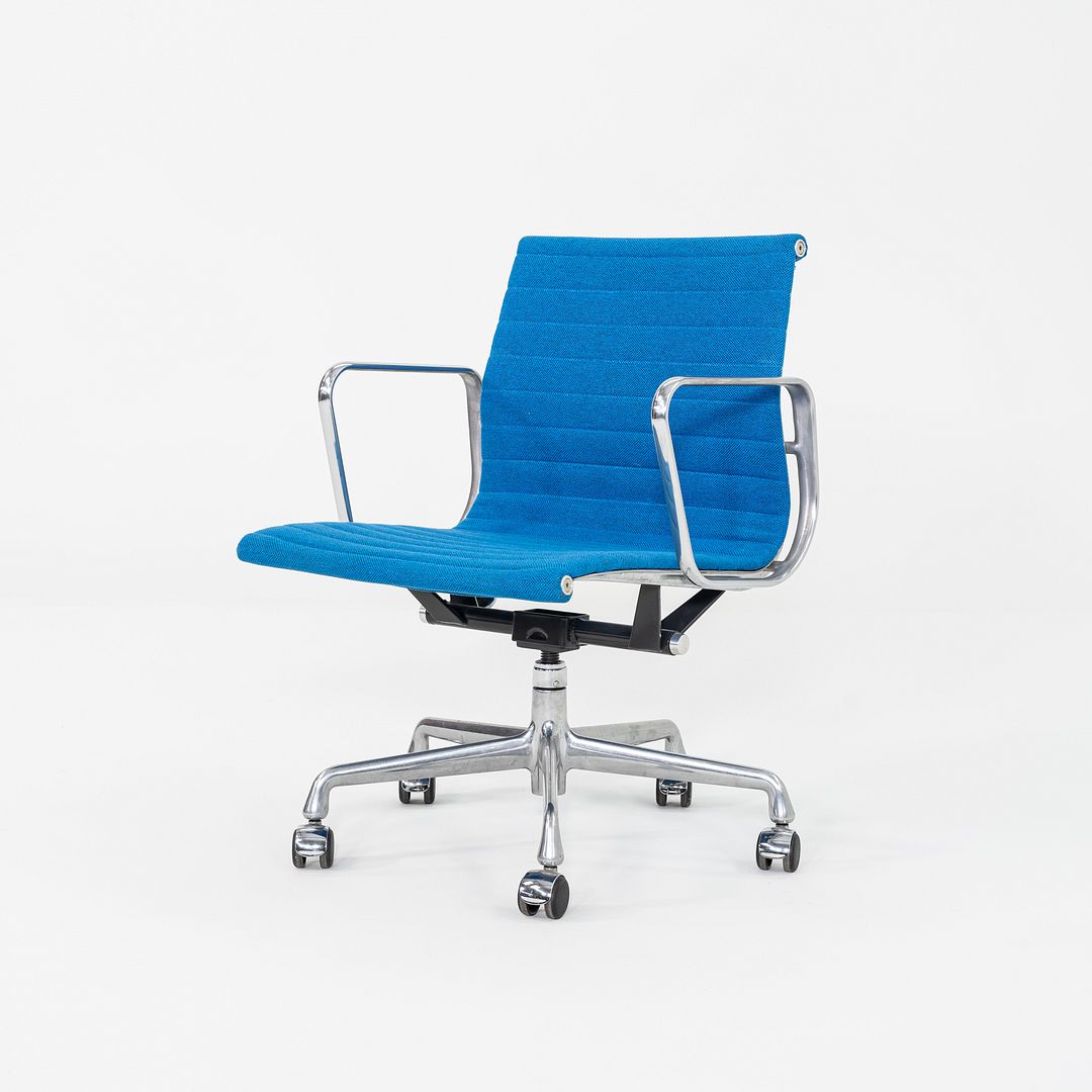 2003 Herman Miller Eames Aluminum Group Management Desk Chairs in Blue Fabric 17x Available