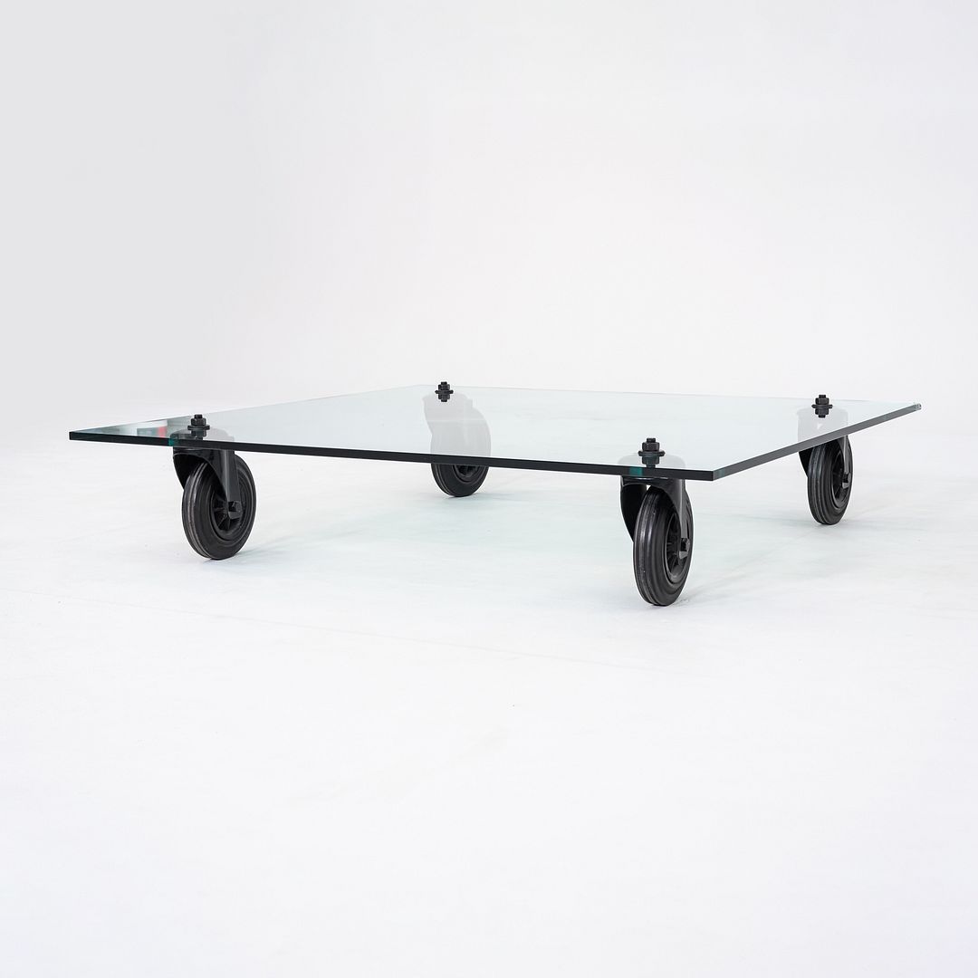 1990s Gae Aulenti for Fontana Arte Tavolo Con Ruote Glass Coffee Table 47 Inches