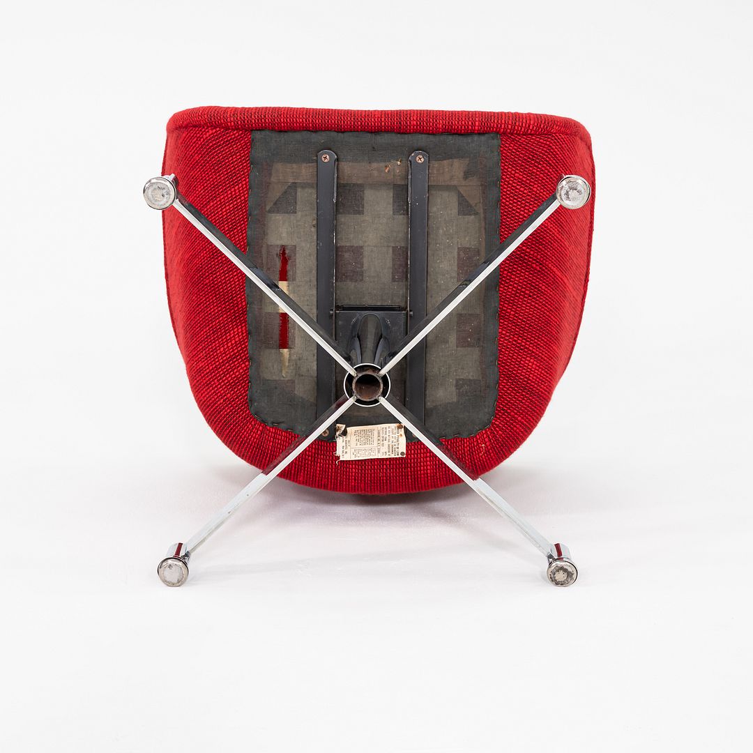 1970s Ward Bennett for Brickel Associates Bumper Swivel Armchair in Red Fabric