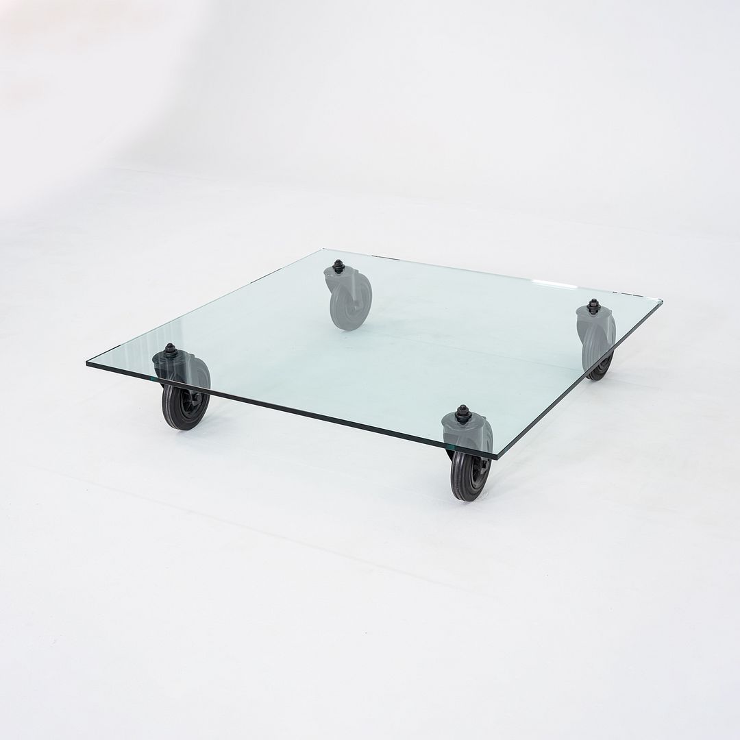 1990s Gae Aulenti for Fontana Arte Tavolo Con Ruote Glass Coffee Table 47 Inches