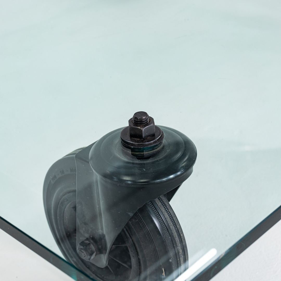 1990s Gae Aulenti for Fontana Arte Tavolo Con Ruote Glass Coffee Table 47 Inches
