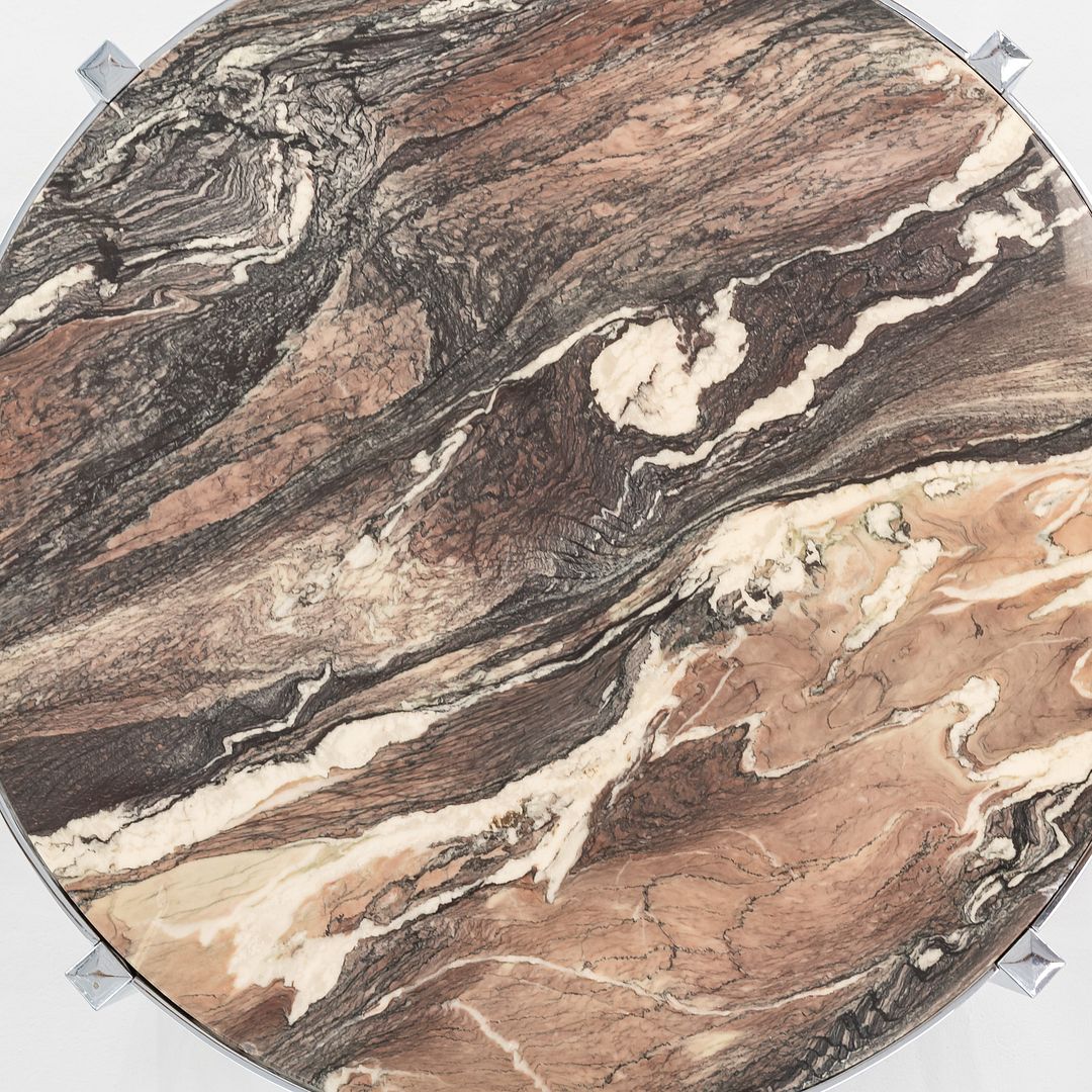 1970s Cipollino Ondulato Marble and Chromed Steel Coffee Table 42 Inch Diameter