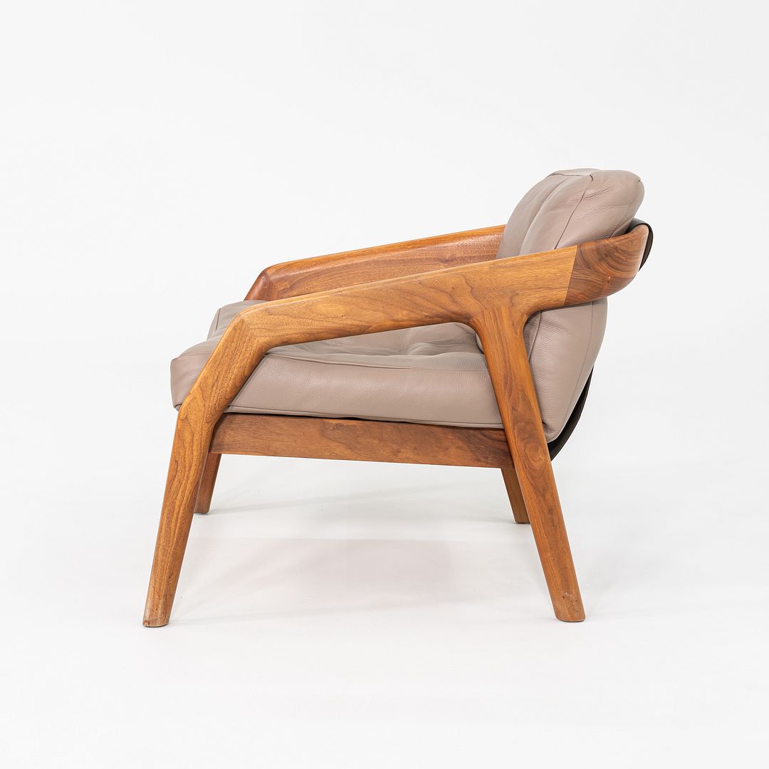 2020s Formstelle Zeitraum Friday 1 Lounge Chair Walnut & Brown Leather 4x Avail