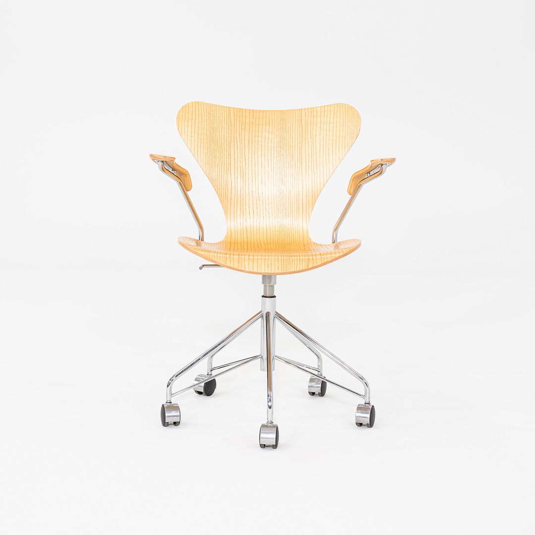 2011 Arne Jacobsen Fritz Hansen Series 7 Desk Chair Model 3217 12+ Available