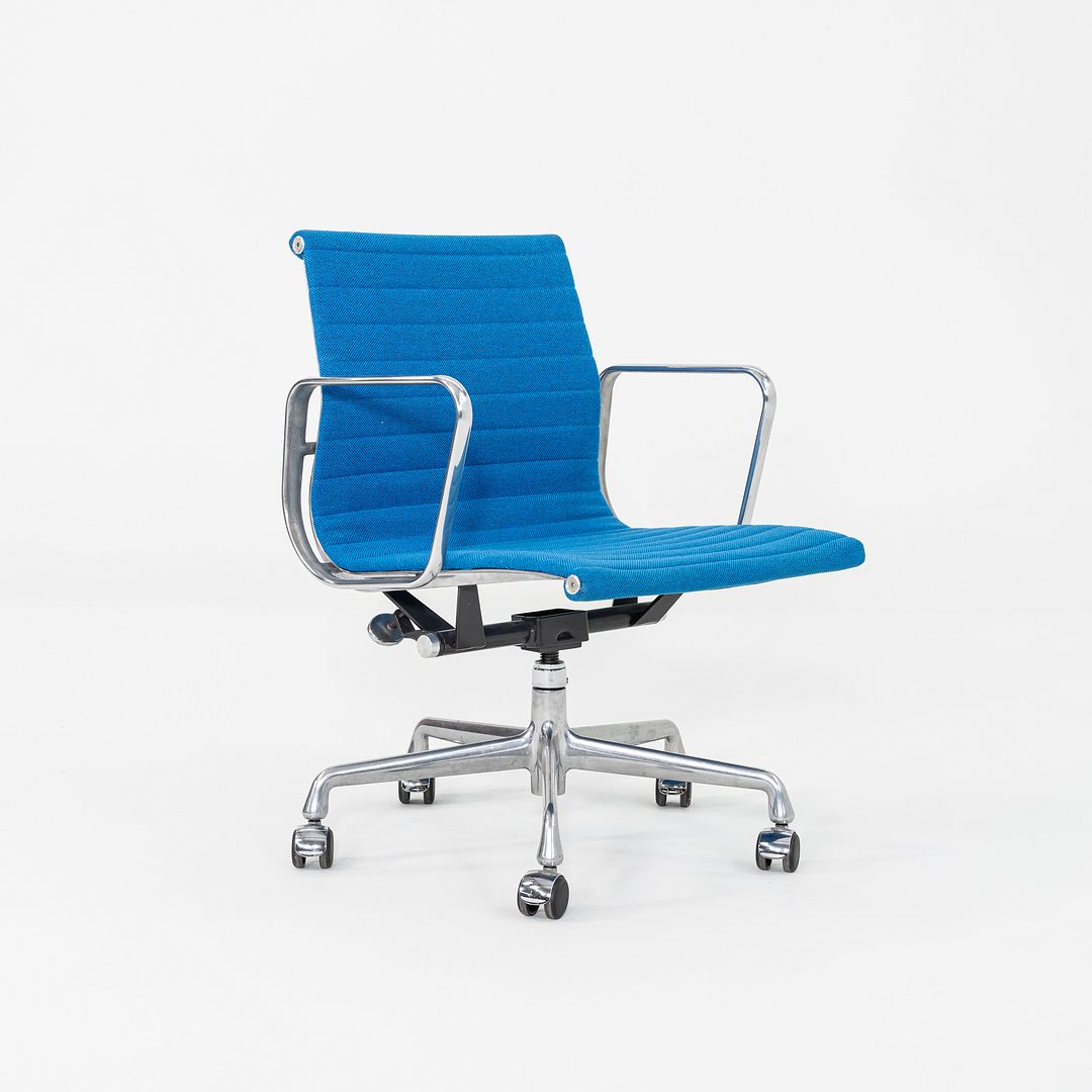 2003 Herman Miller Eames Aluminum Group Management Desk Chairs in Blue Fabric 17x Available