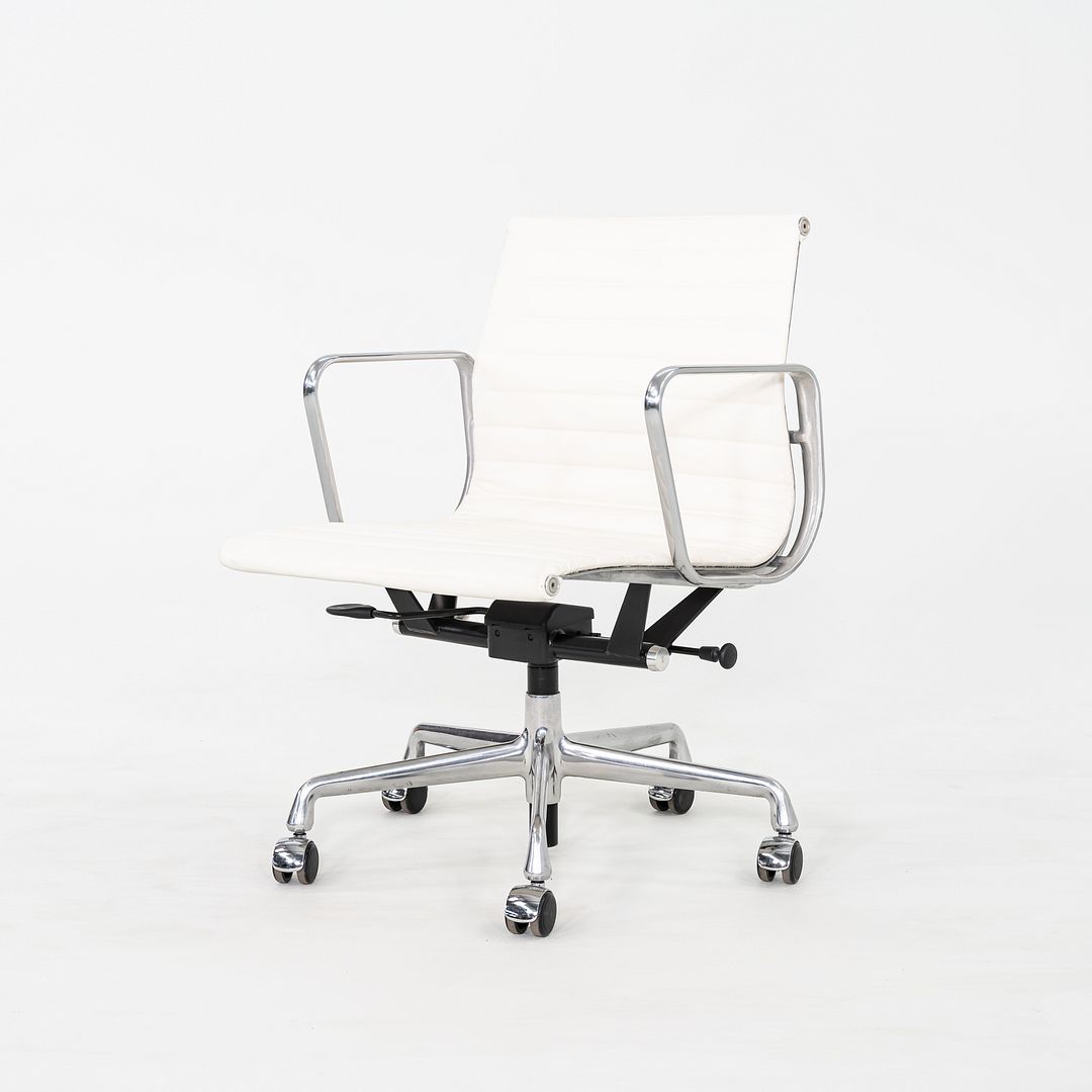 2020s Herman Miller Eames Aluminum Group Management Desk Chair in White Leather