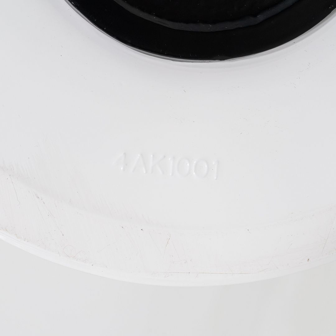 C. 2022 Eero Saarinen for Knoll Tulip Side Table in Lasa Classico Marble 16" Top