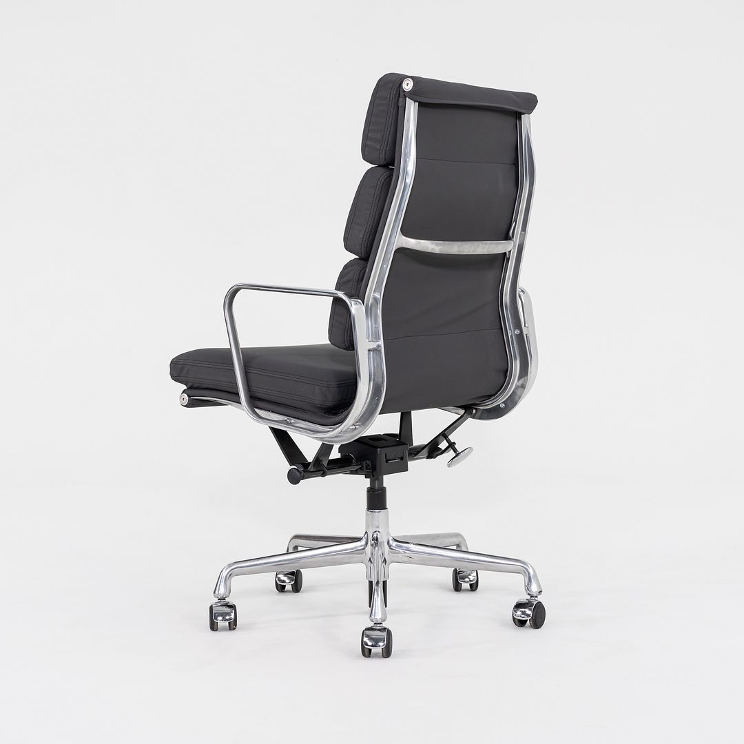 2010s Herman Miller Eames Soft Pad Executive Desk Chair Grey Vinyl Upholstery