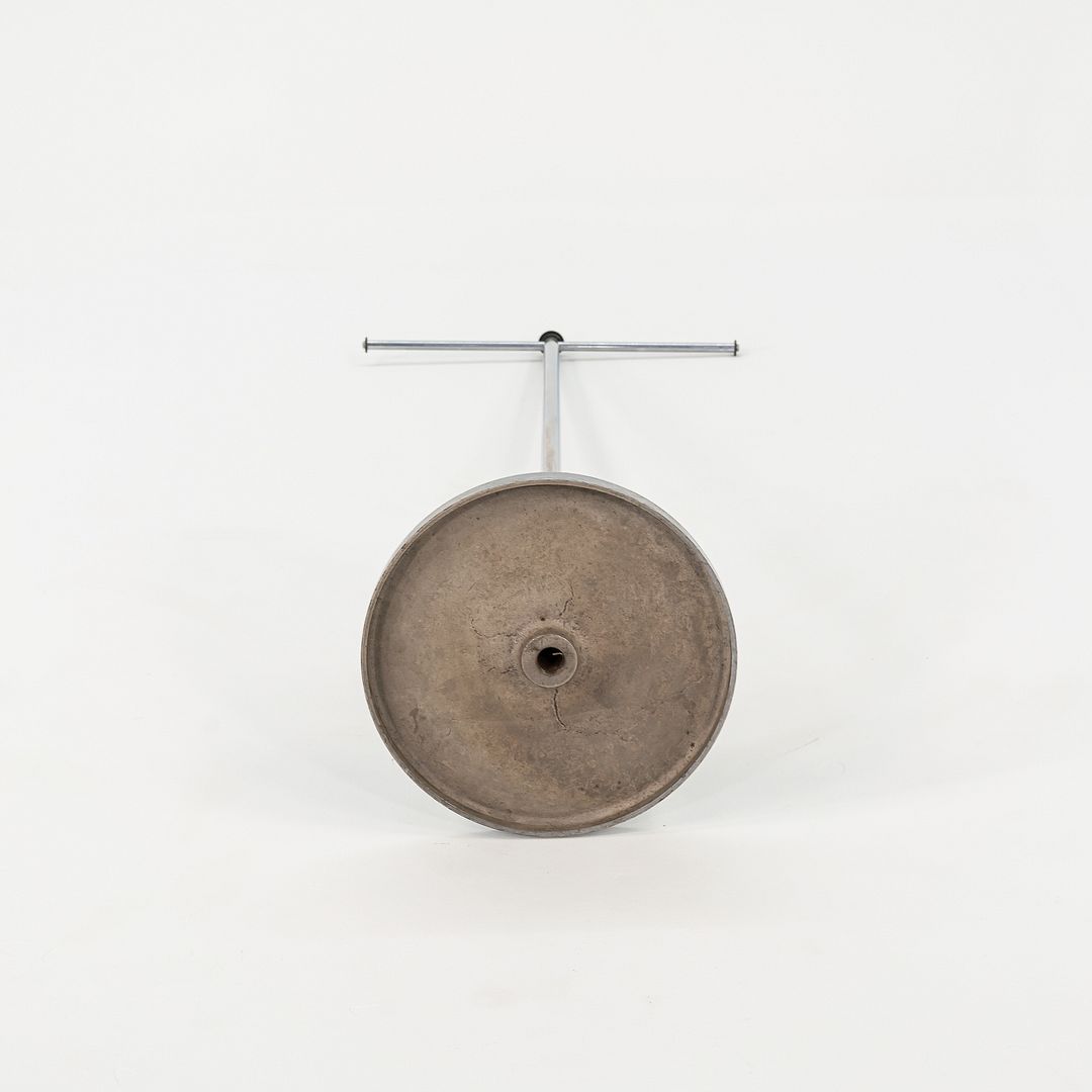 1980s Postmodern Chromed Steel Coat Rack or Clothes Hanger 25 x 14 x 68 inches