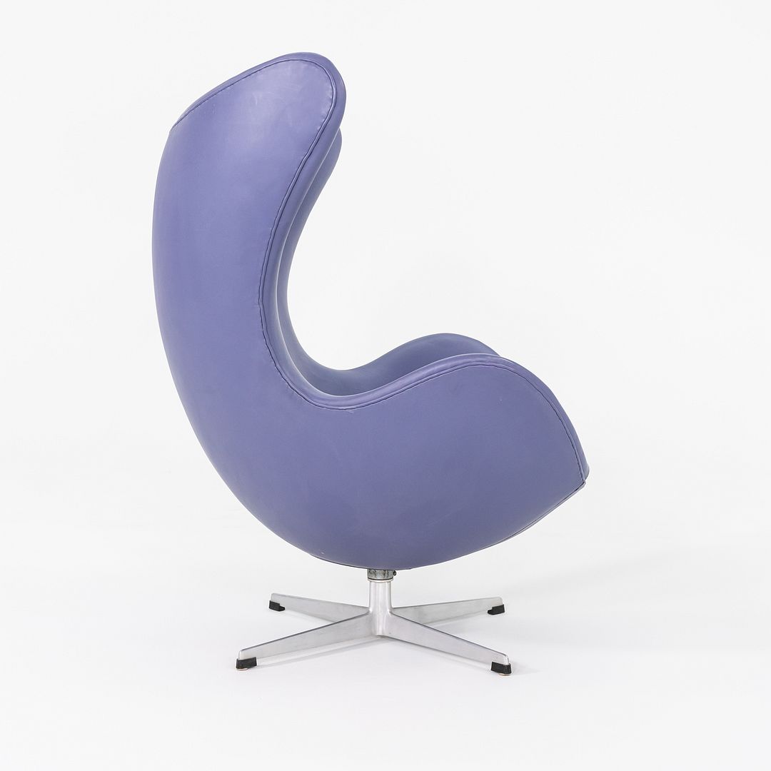 1960s Arne Jacobsen for Fritz Hansen Egg Lounge Chair in Purple