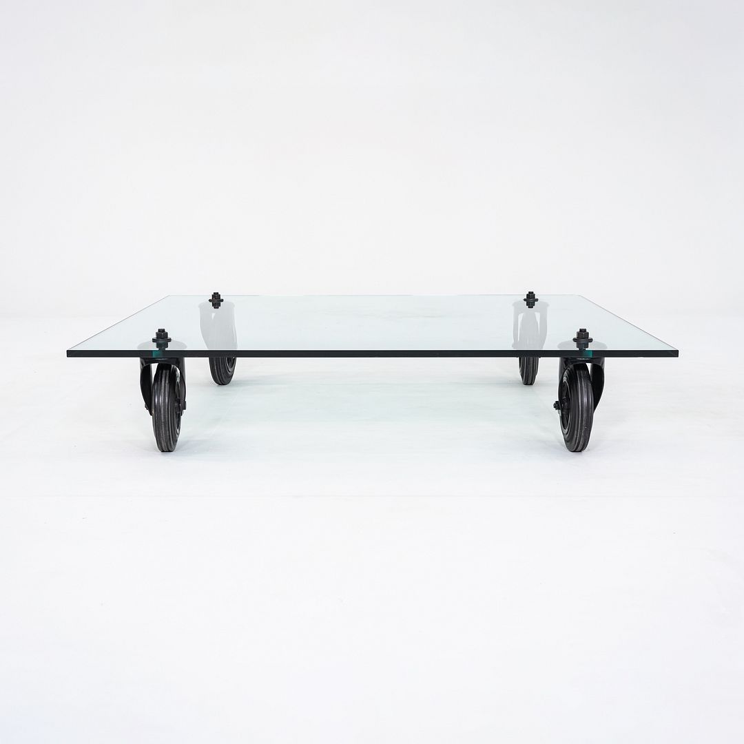 1990s Gae Aulenti for Fontana Arte Tavolo Con Ruote Glass Coffee Table 47 Inches