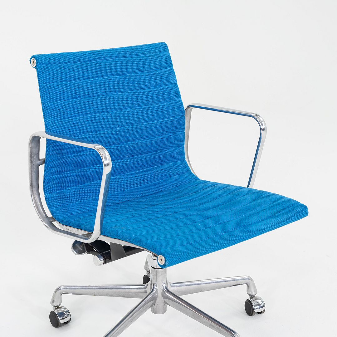 2003 Herman Miller Eames Aluminum Group Management Desk Chairs in Blue Fabric 17x Available