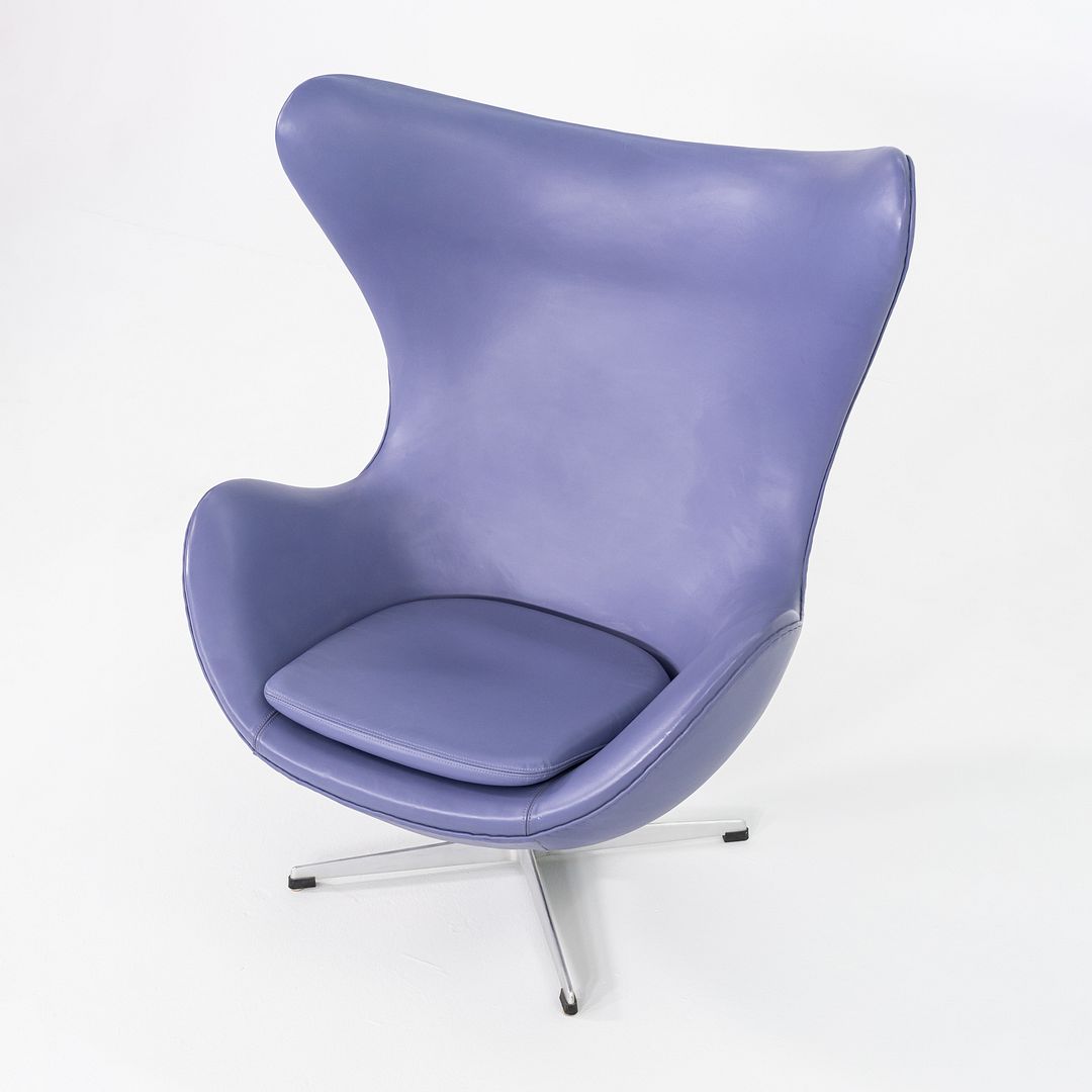 1960s Arne Jacobsen for Fritz Hansen Egg Lounge Chair in Purple
