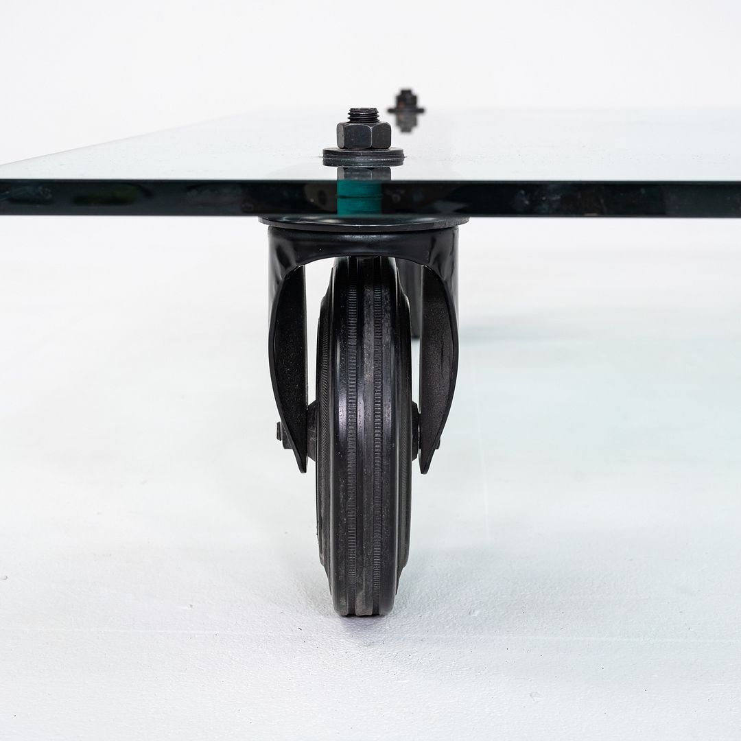 1990s Gae Aulenti for Fontana Arte Tavolo Con Ruote Glass Coffee Table 47 Inches
