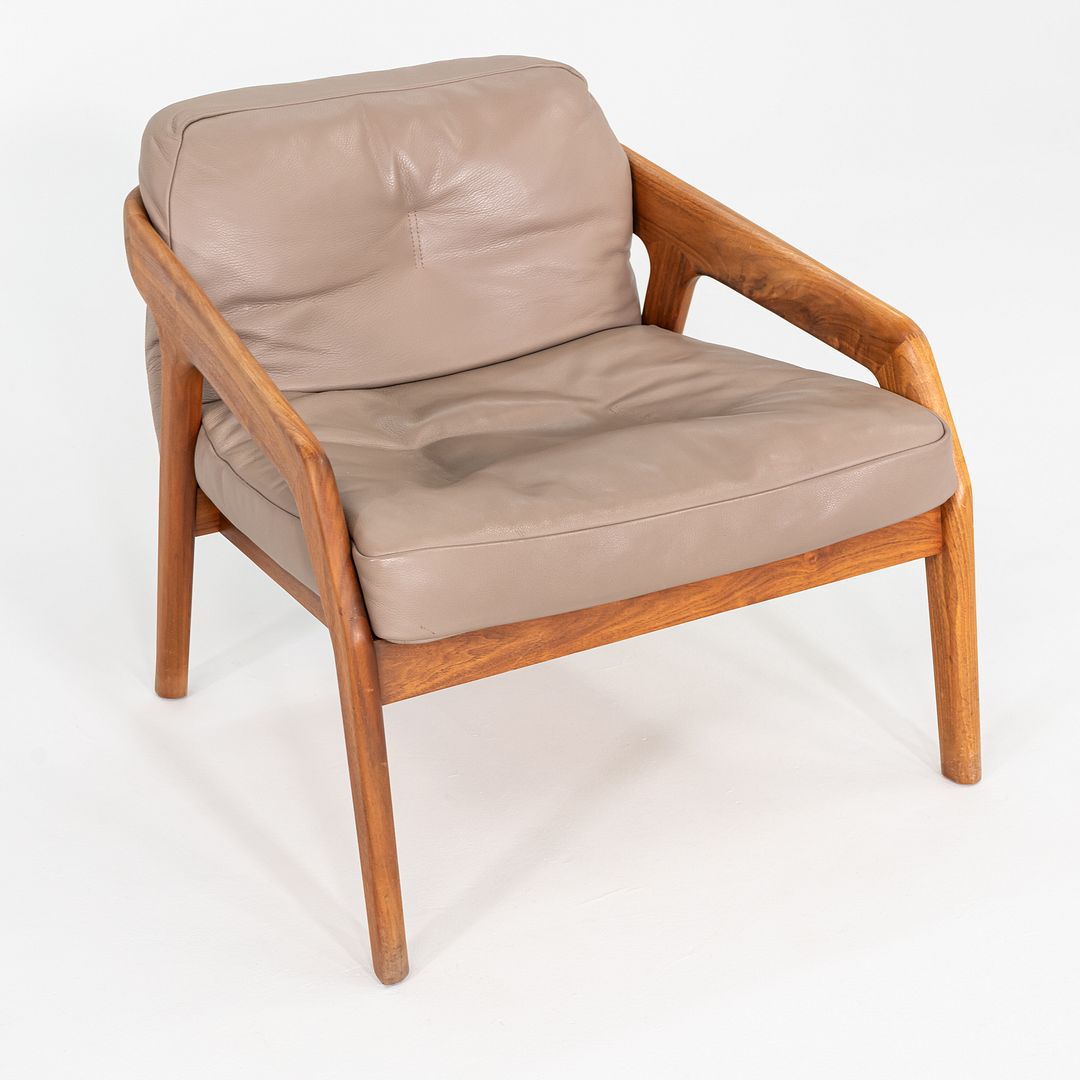 2020s Formstelle Zeitraum Friday 1 Lounge Chair Walnut & Brown Leather 4x Avail