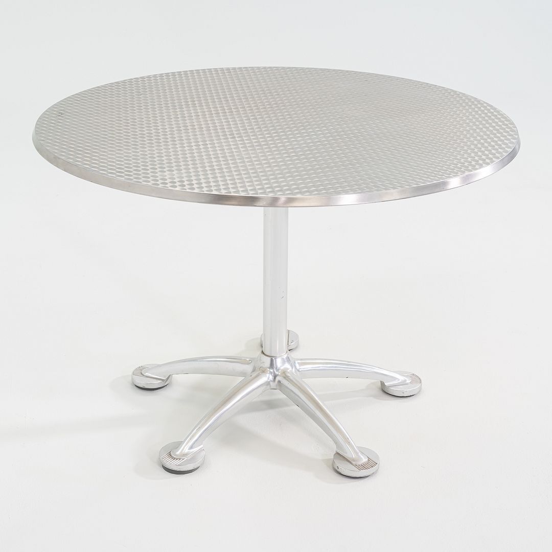 2000s Jorge Pensi for Knoll / Amat 3 Dining Table in Cast Aluminum 43 Inches