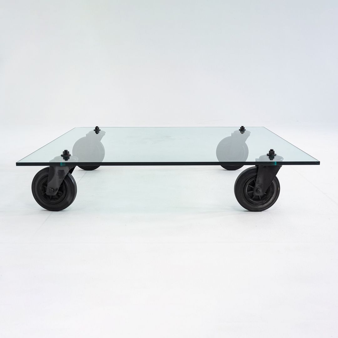 1990s Gae Aulenti for Fontana Arte Tavolo Con Ruote Glass Coffee Table 47 Inches
