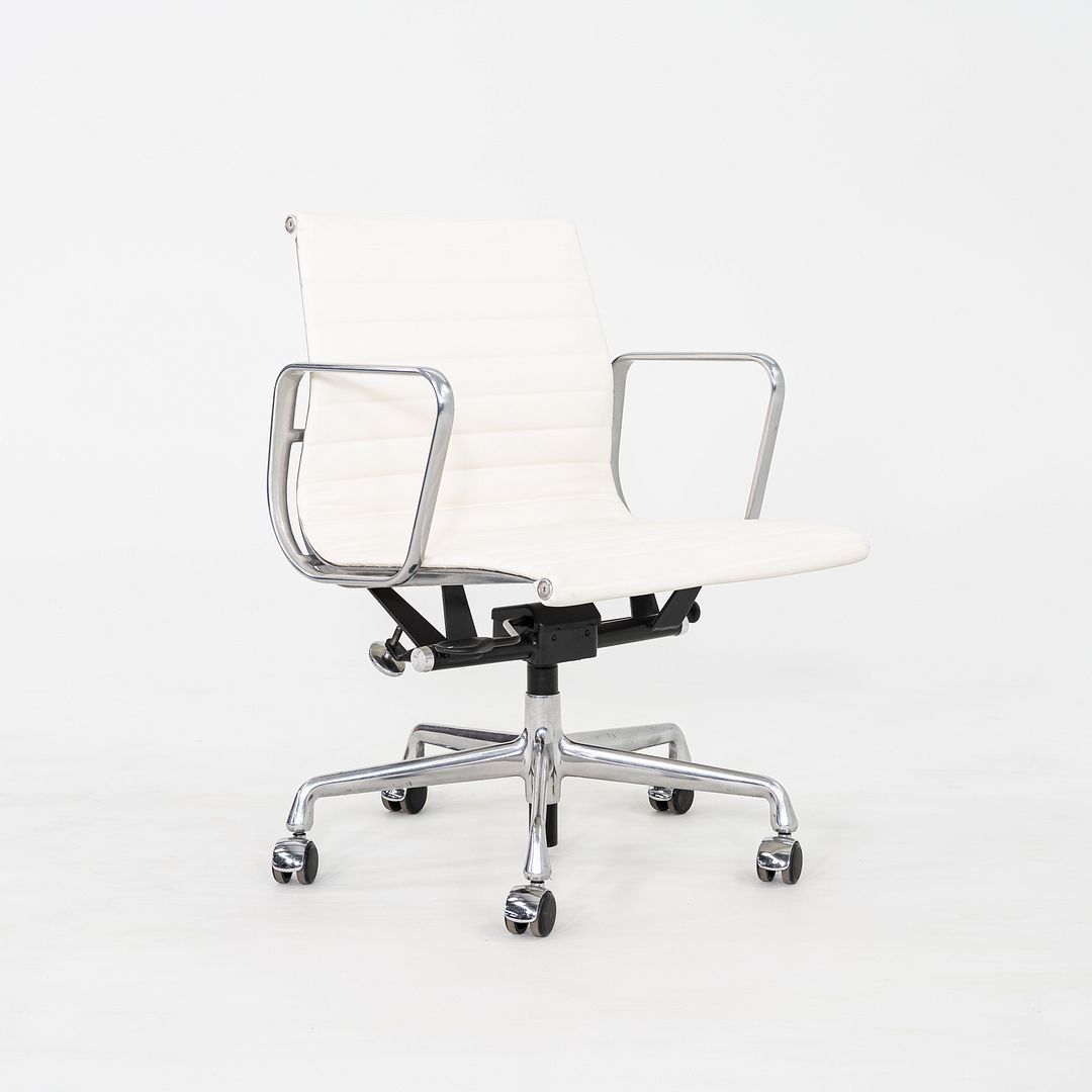 2020s Herman Miller Eames Aluminum Group Management Desk Chair in White Leather