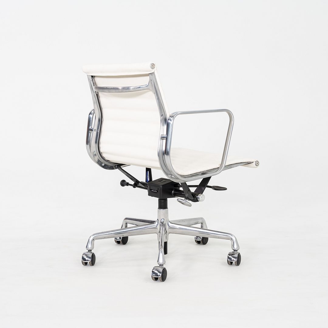 2020s Herman Miller Eames Aluminum Group Management Desk Chair in White Leather