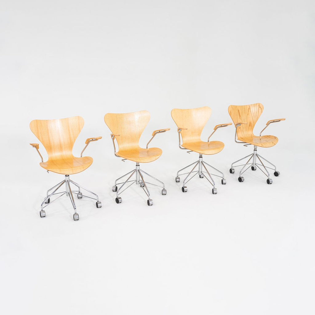 2011 Arne Jacobsen Fritz Hansen Series 7 Desk Chair Model 3217 12+ Available